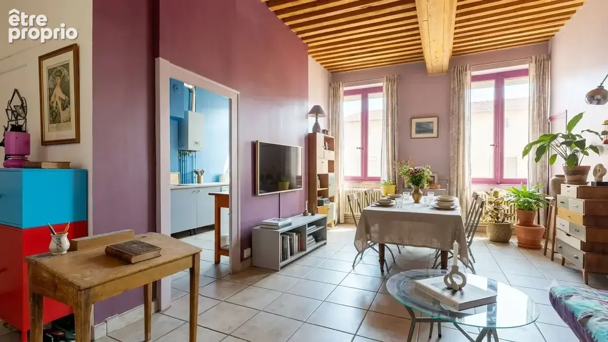Appartement type Canut de 93m2 en étage élevé au centre de Saint Just - photo 3