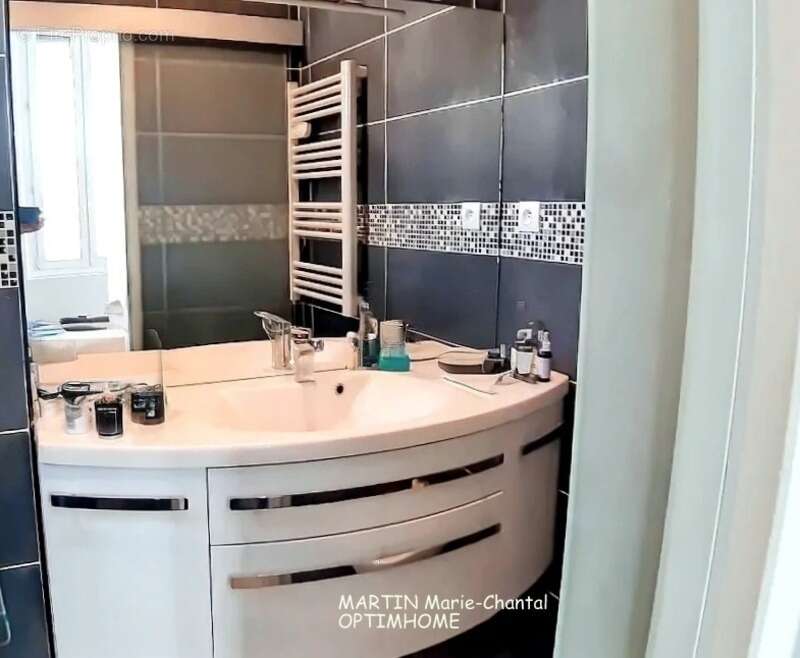 Appartement à MARSEILLE-5E