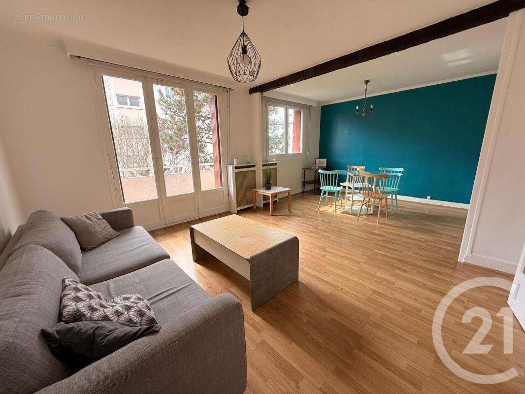 Appartement à FONTENAY-SOUS-BOIS