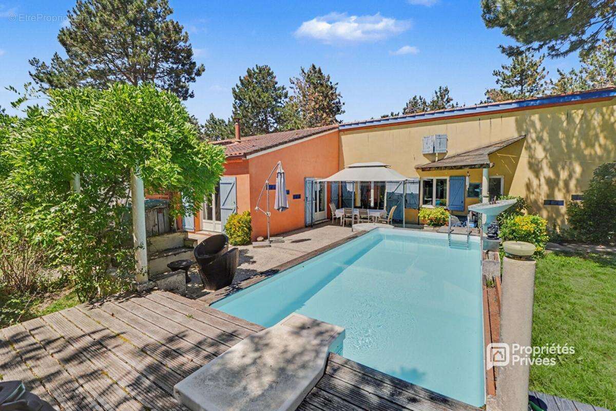 Maison Bessens ( Lapeyrière ) T6 avec piscine sur une parcelle de 5666 m2 - photo 2