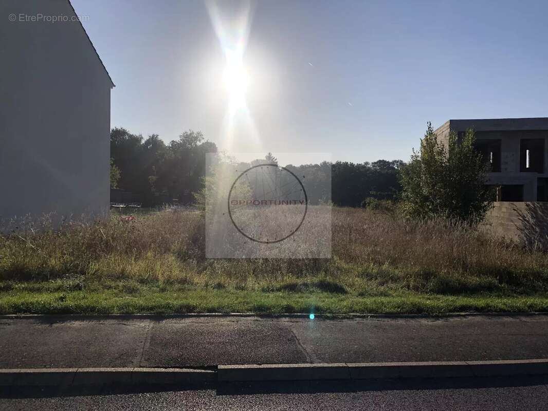Terrain à LA FERTE-GAUCHER