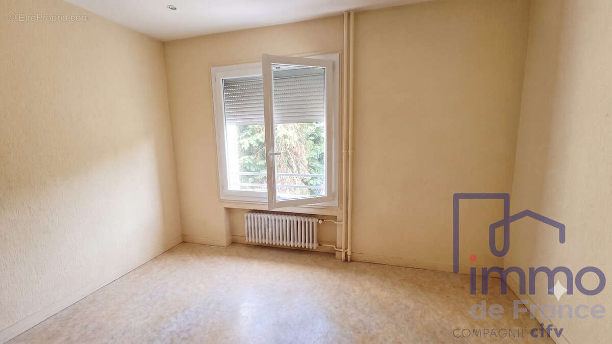 Appartement 95 m² à Saint-Etienne  - photo 6