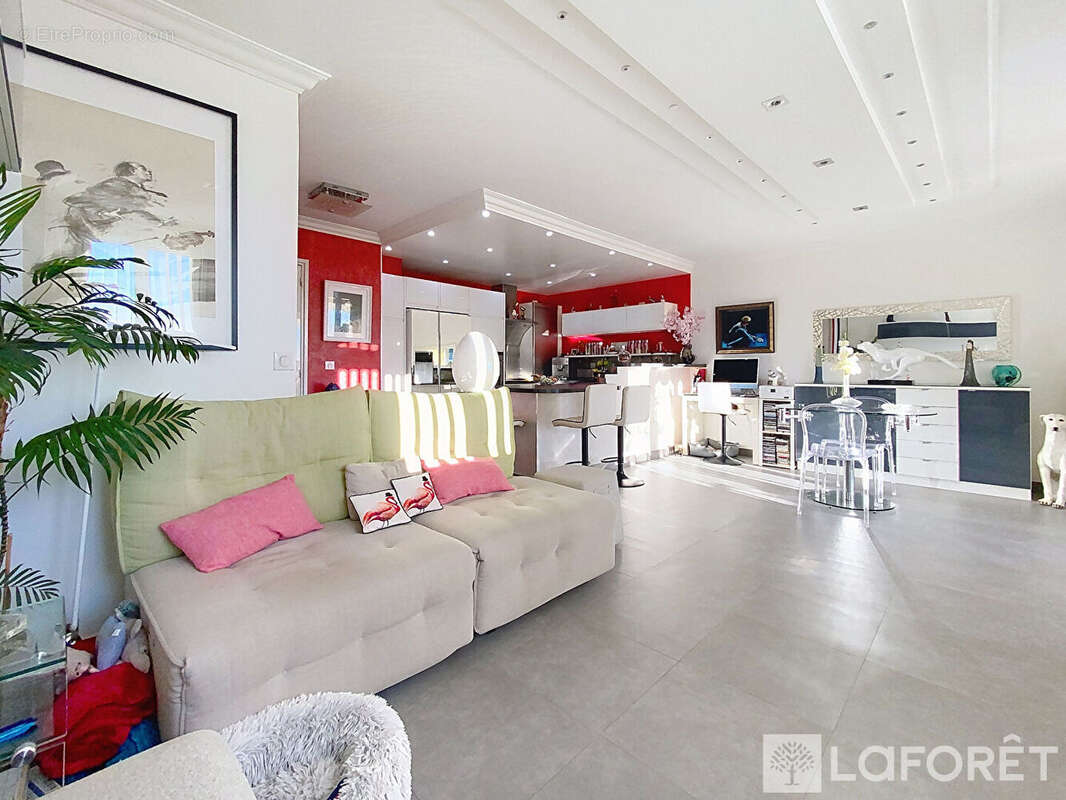 Appartement à ROQUEBRUNE-CAP-MARTIN