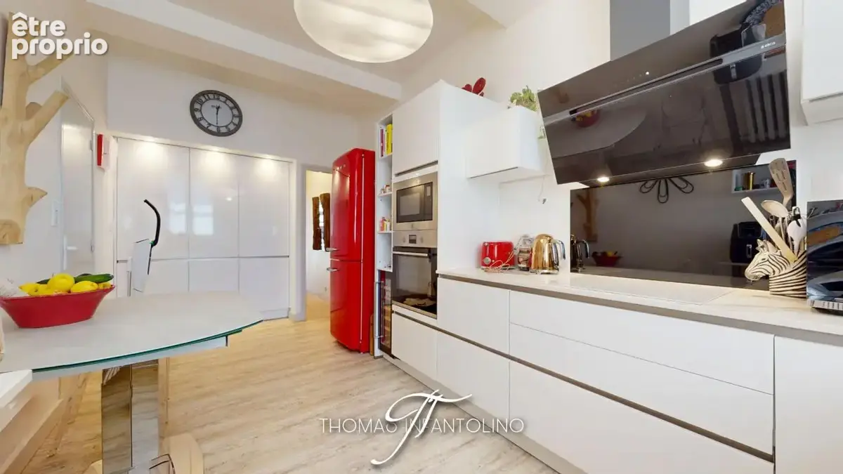 Maison de caractère rénovée avec piscine, garage et grenier aménageable - photo 3