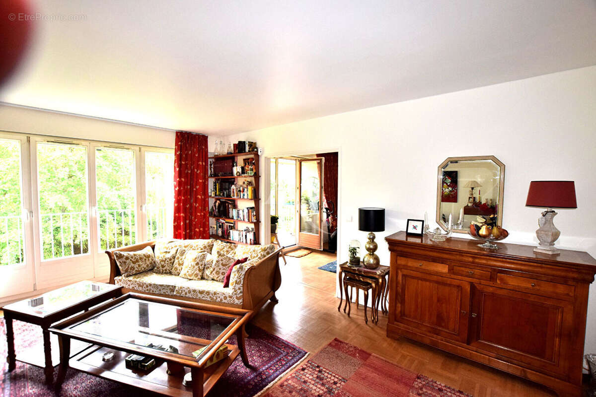 Appartement à BURES-SUR-YVETTE