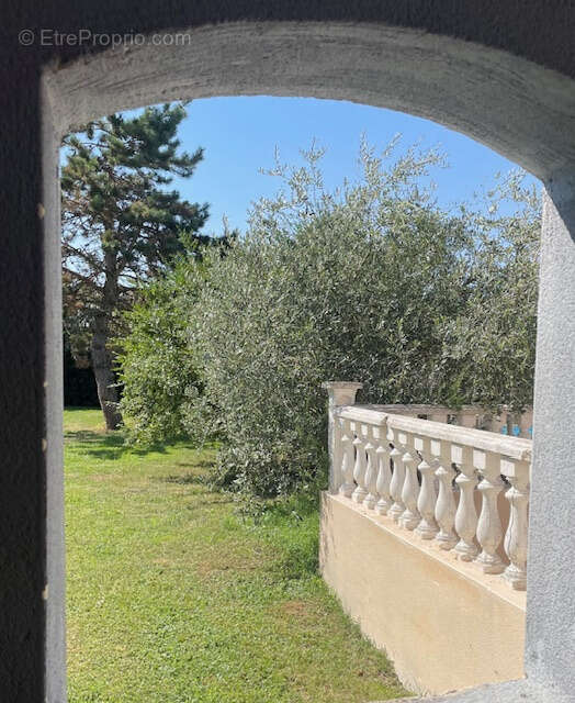 Maison à MONTBARTIER