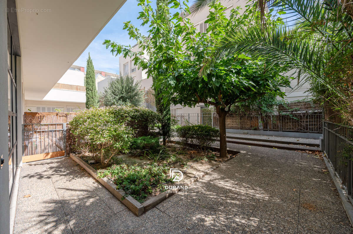 Appartement à MARSEILLE-2E