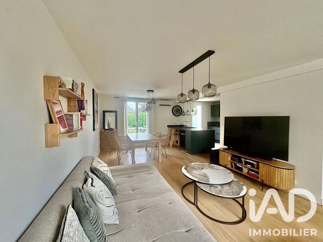 Maison 108 m² à Marolles-En-Brie  - photo 3