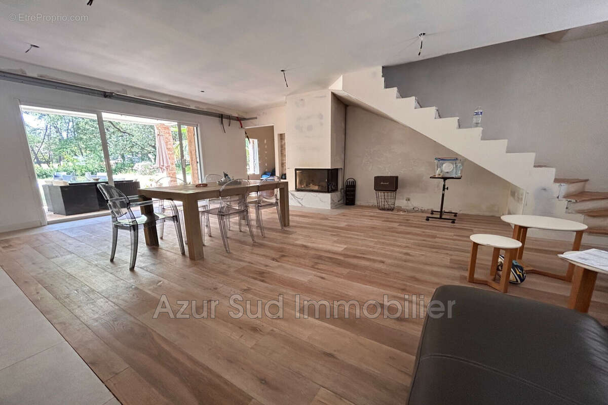 Maison à MOUGINS