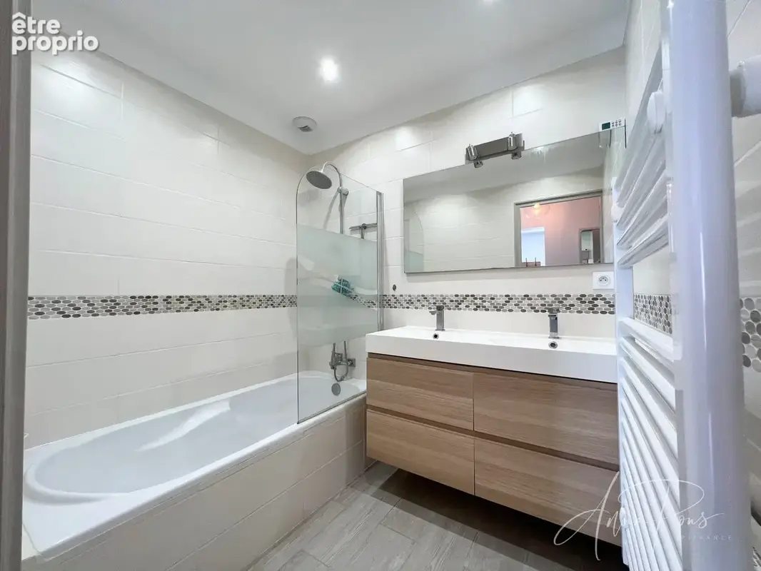 Dpt Var (83), à vendre HYERES Villa sans vis à vis- 1000m² de terrain - 3 chambres  - piscine - jardin - GARAGE - photo 17
