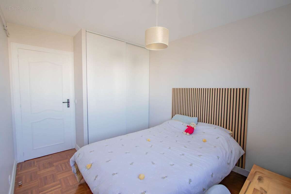 Appartement 96 m² à Angers  - photo 8