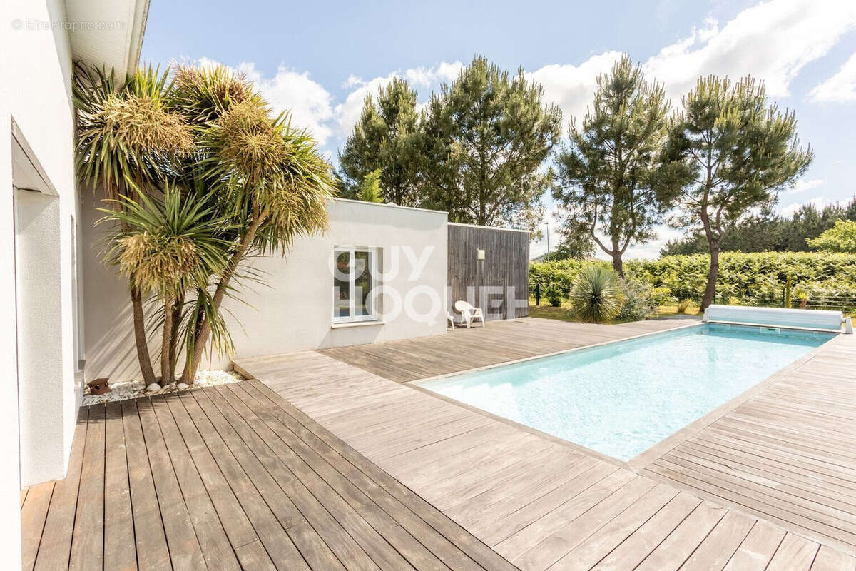 Maison à PARENTIS-EN-BORN