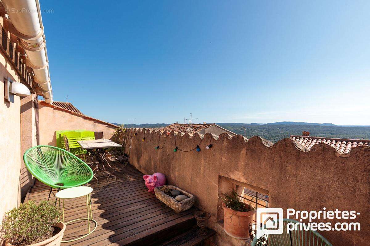 Appartement à MONTAUROUX