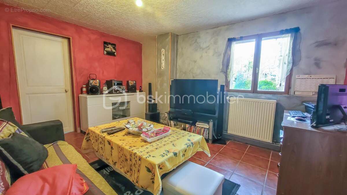 Maison à SAINT-PARIZE-LE-CHATEL