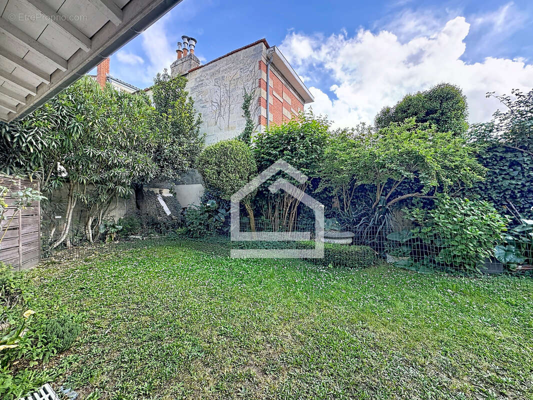 Bordeaux Saint Genès - Echoppe avec jardin intimiste - photo 9