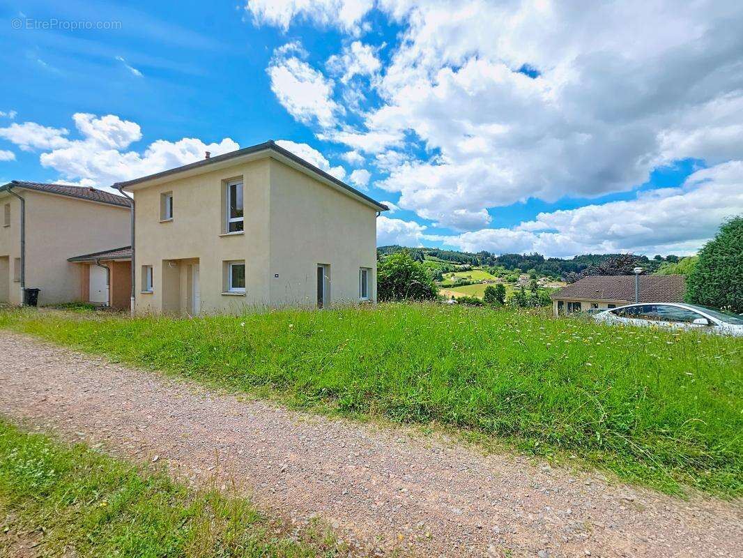 Maison - 3 Chambres - Garage - Jardin - Proche centre village - photo 3