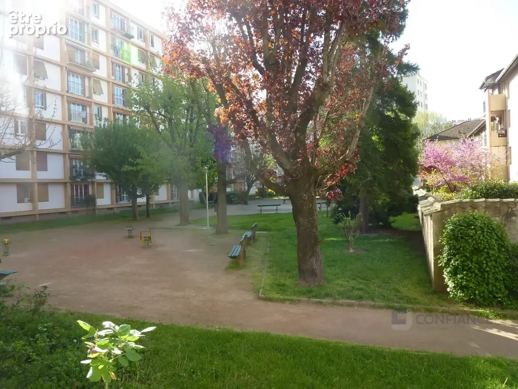 Appartement 72 m² à Villeurbanne  - photo 4