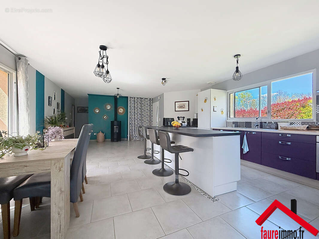 Maison à ORGNAC-SUR-VEZERE