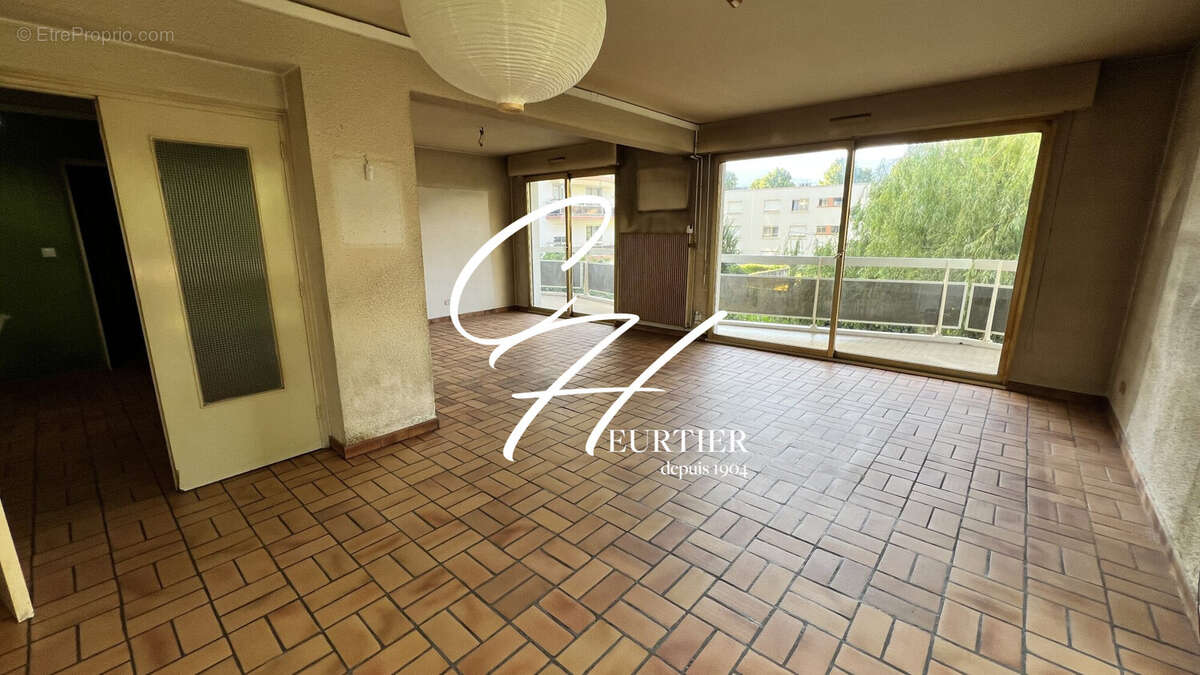 Appartement à MEYLAN