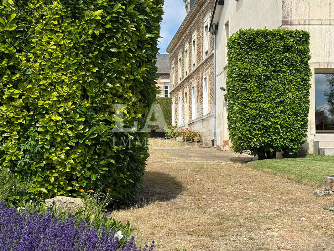 Grande maison de maître quartier Lancrel - Réf 15325 - photo 14