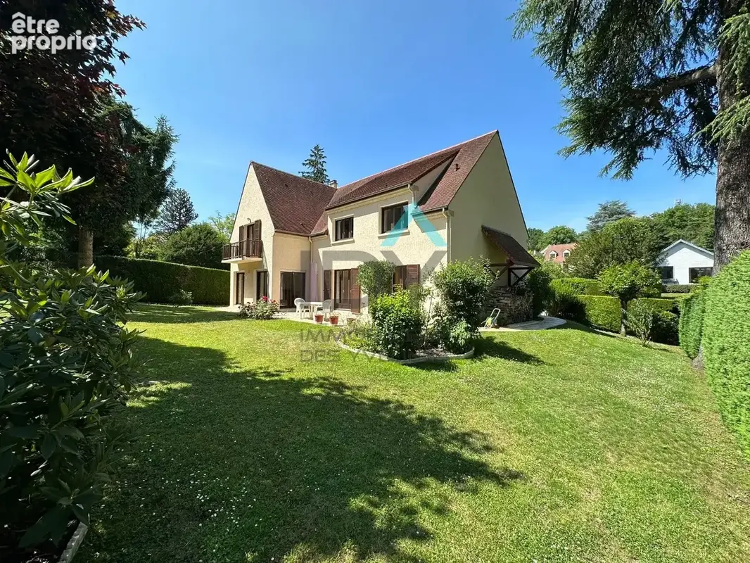 L'Etang La Ville. Maison 9 pièces 273 m² à 10mn à pied de la gare. - photo 2