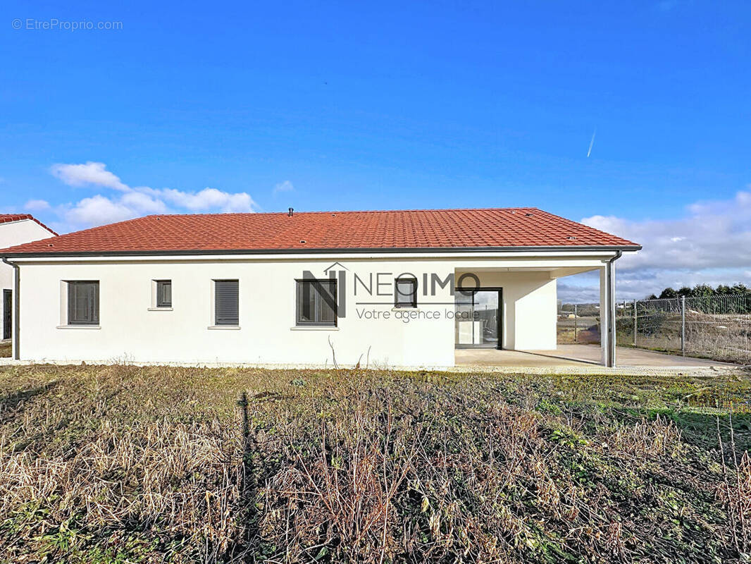 Maison à NEUFCHATEAU