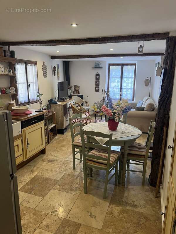 Appartement à GREOLIERES