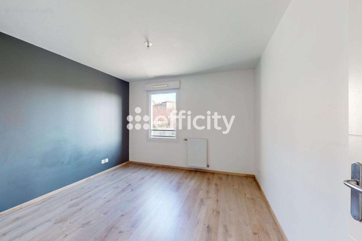 Appartement à SAINT-GENIS-LAVAL