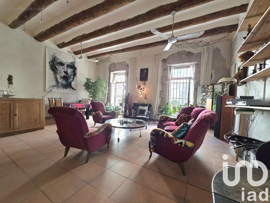 Photo 3 - Commerce à MARSEILLE-2E