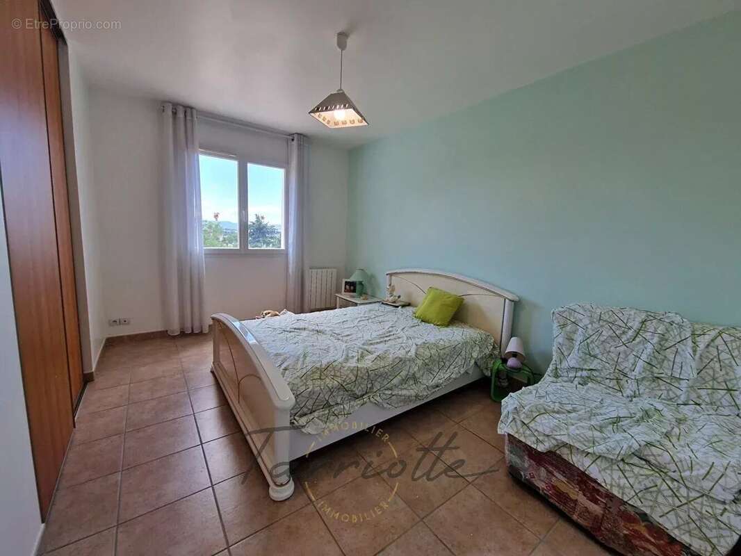 Maison à MONTELIMAR