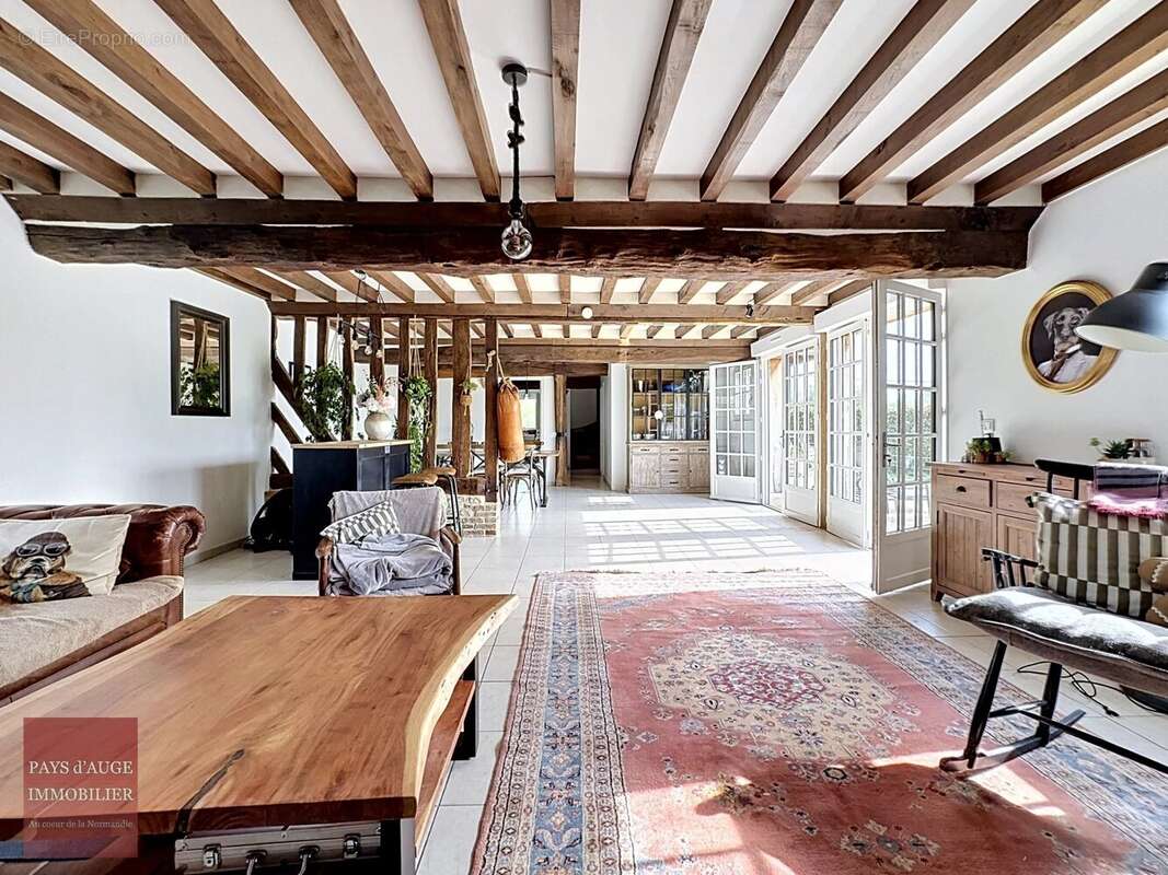 Maison à SAINT-GEORGES-EN-AUGE