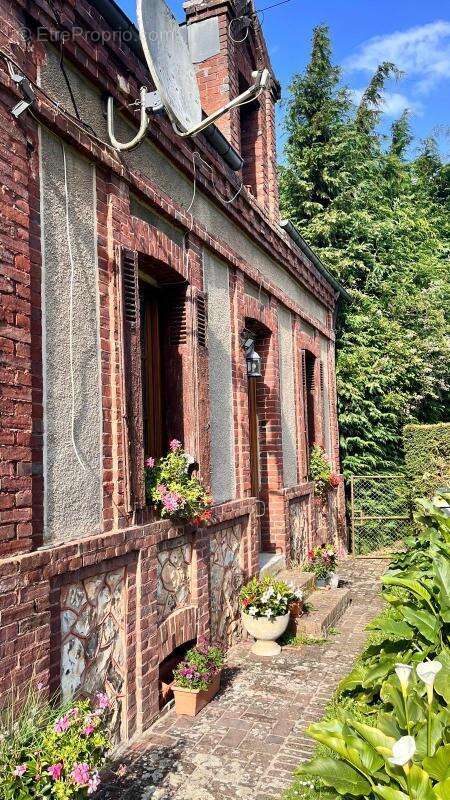 Maison normande en colombages et briques avec beau terrain de 2 450 m² - photo 3