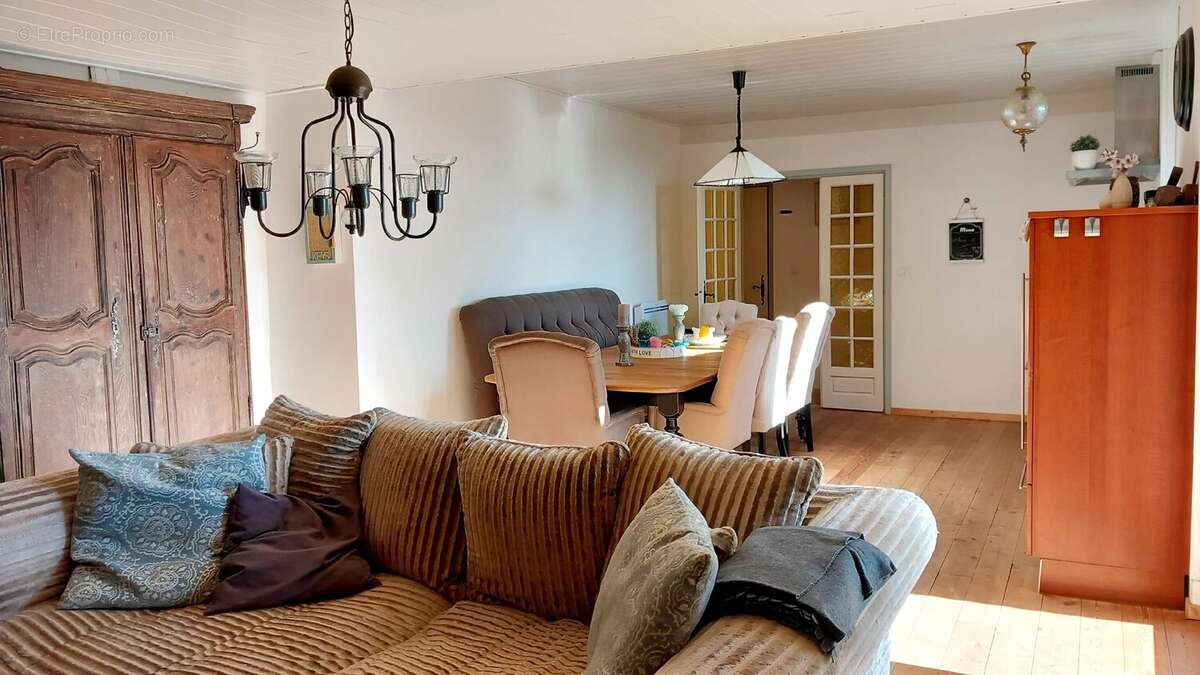 Maison à SAINT-BASLEMONT