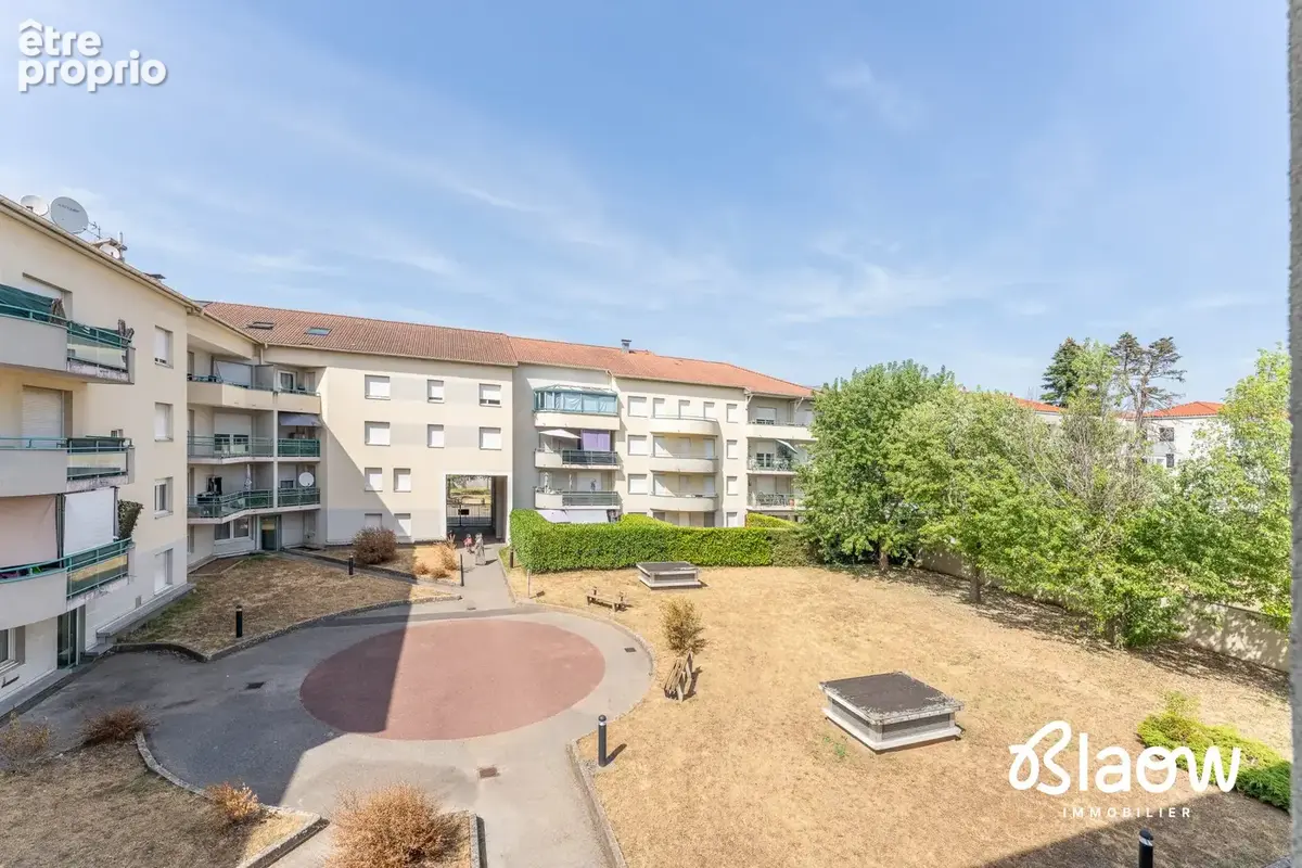 Appartement à MEYZIEU