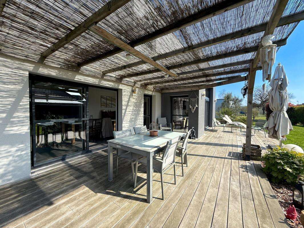 Maison à SAINT-PIERRE-DE-VARENGEVILLE