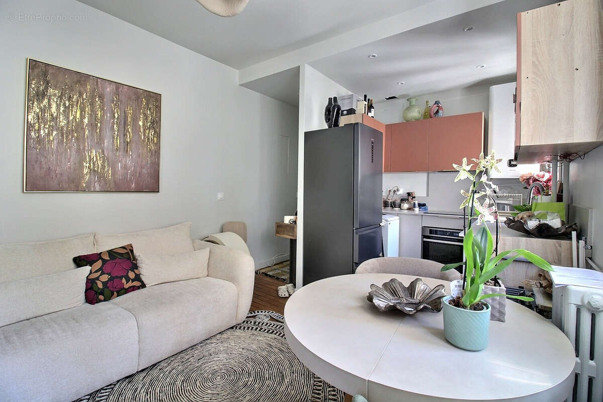 Appartement à PARIS-14E