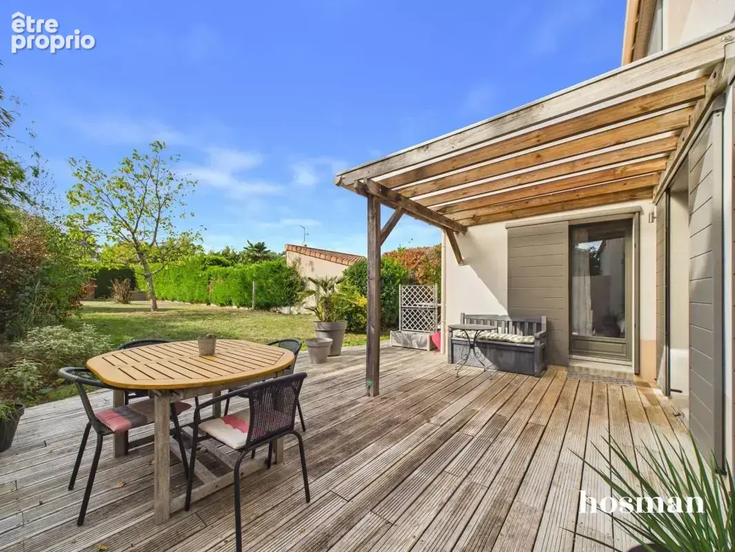 Belle maison de 153 m2 avec 4 chambres, jardin et garage - Au calme - Secteur privilégié du Vieux Gachet à Nantes - photo 4
