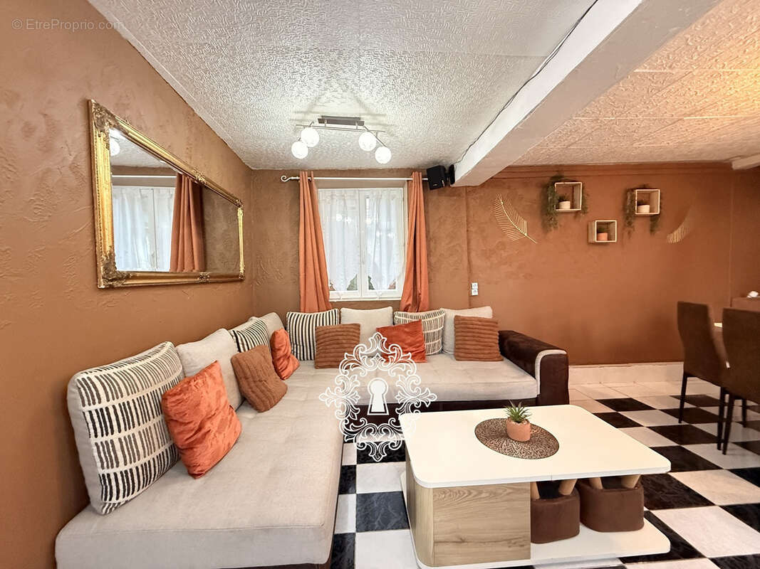 Maison à DONNEMARIE-DONTILLY