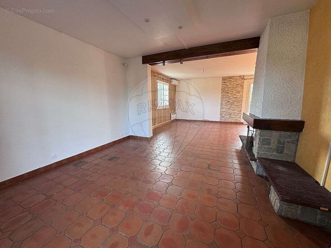 Maison à COULANGES-LES-NEVERS