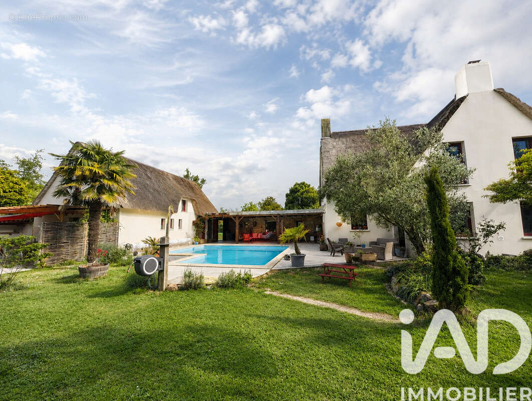 Maison 262 m² à Saint-Lyphard  - photo 2