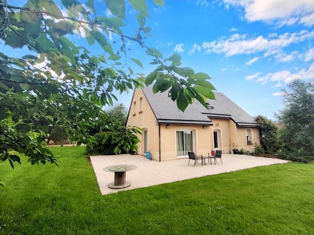 Maison à LE MESNIL-GUILLAUME