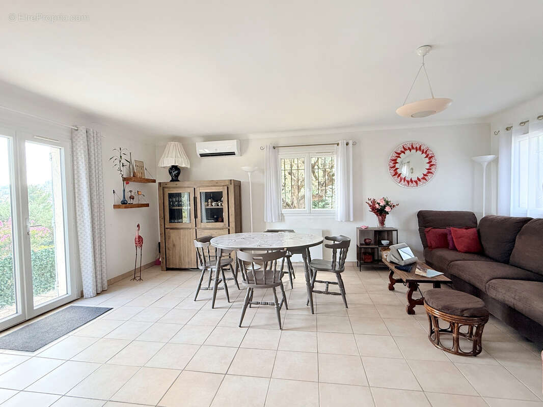 EXCLUSIVITE SEILLANS, Proche village à pied, Villa 3 pièce(s) Garage Terrain 1500m2 Vue Panoramique - photo 6