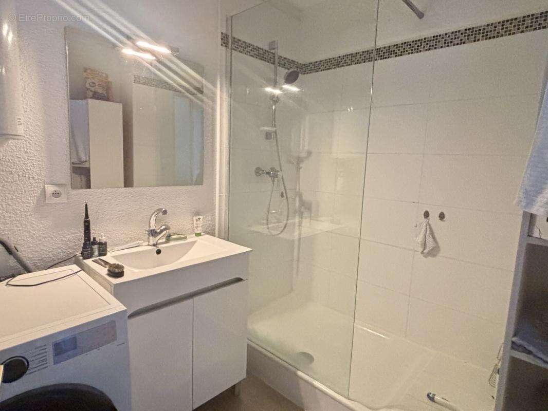 Appartement de T2 vendu loué avec balcon dans résidence avec ascenseur - photo 8