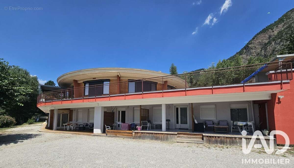 Maison 532 m² à La Batie-Neuve  - photo 9