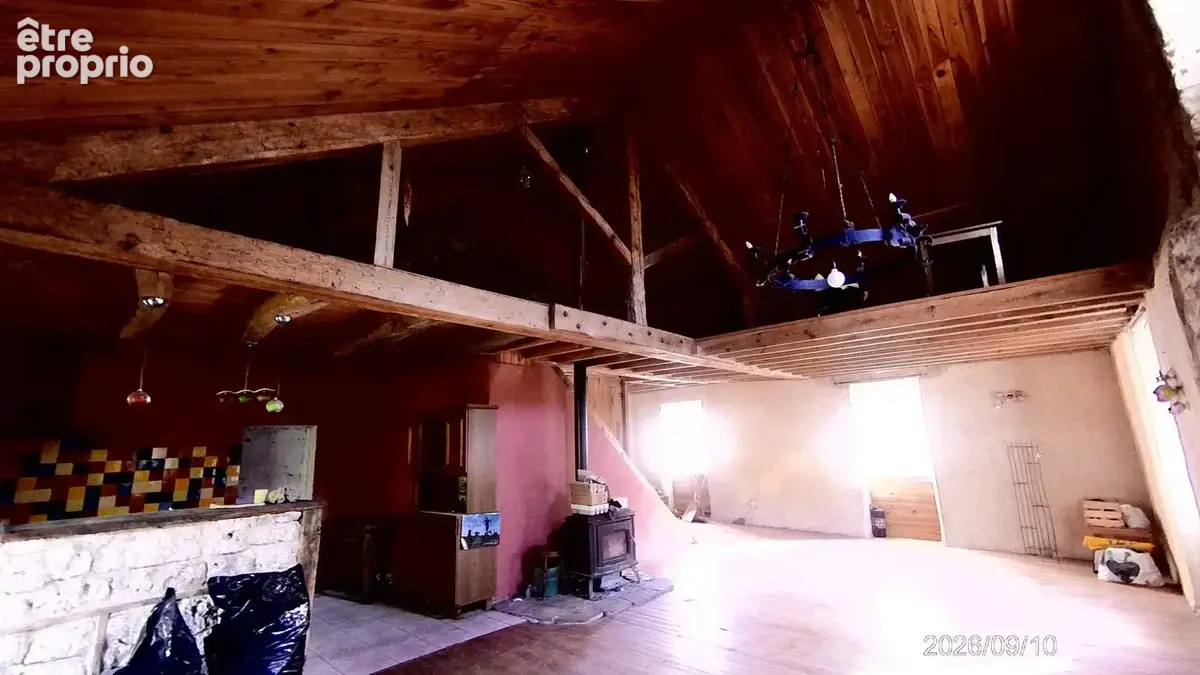 Maison de caractère à rénover- Fort potentiel - photo 5