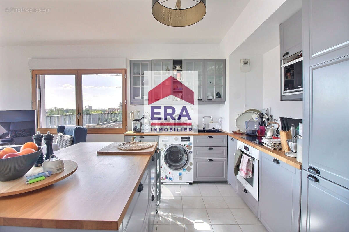 Appartement à L'ILE-SAINT-DENIS