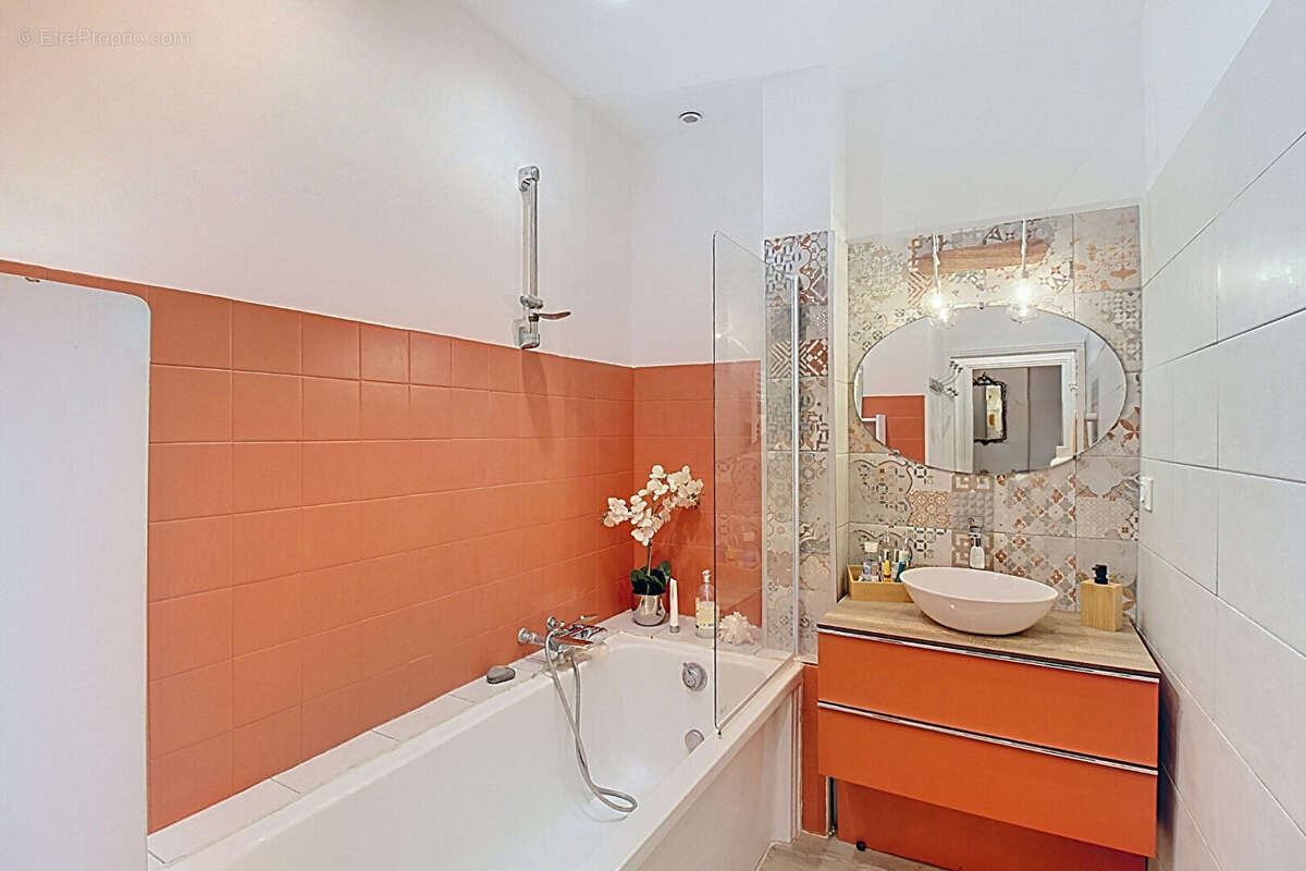 A vendre en exclusivité draguignan superbe appartement t3 spacieux de 100 m² en centre ville - photo 8