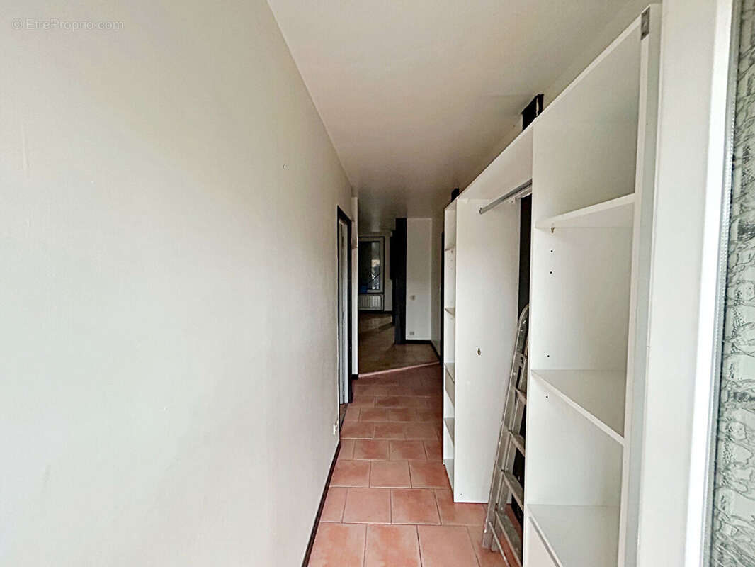 Appartement à POUILLY-SOUS-CHARLIEU