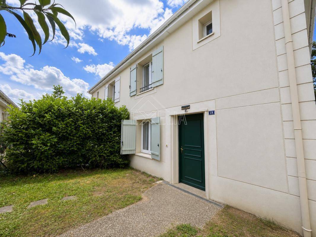 Maison à FRENEUSE