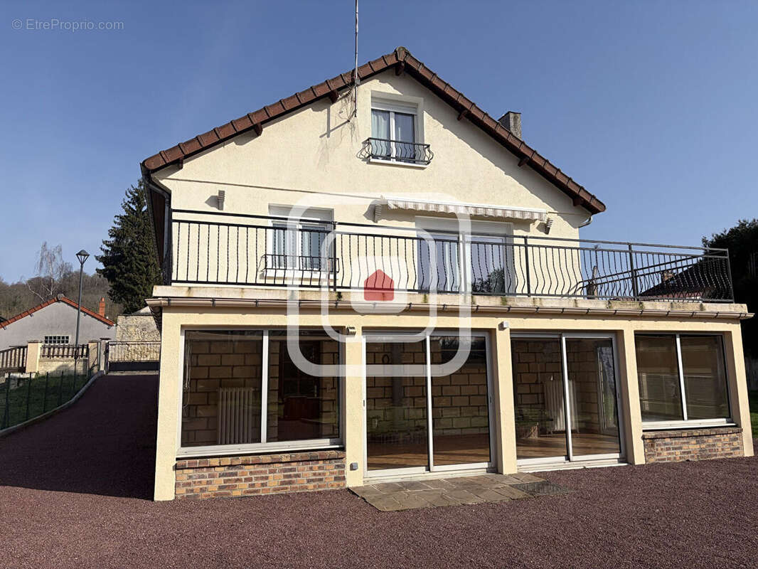 Maison à VAILLY-SUR-AISNE